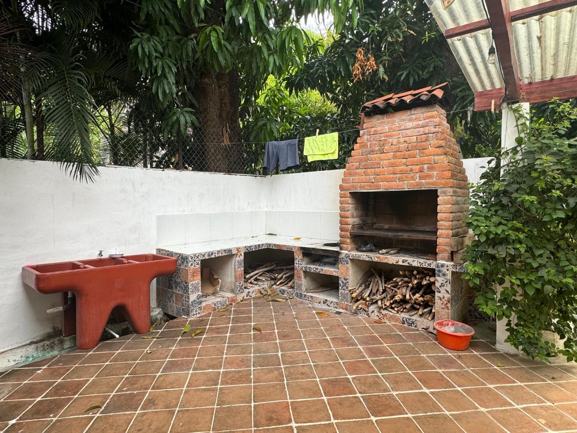 Hostal Tia Reyna El Zonte Exterior foto